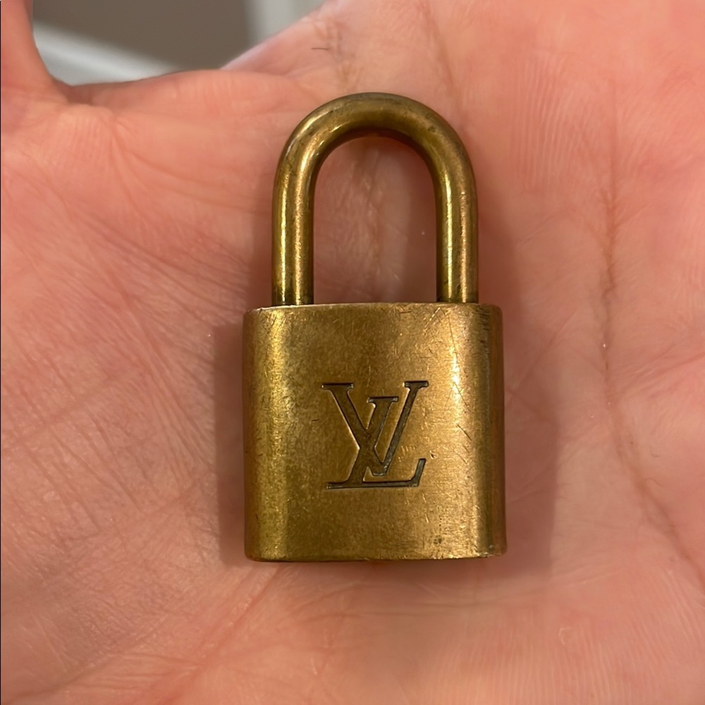 Louis Vuitton 316 Brass-Toned PadLock NO KEY
